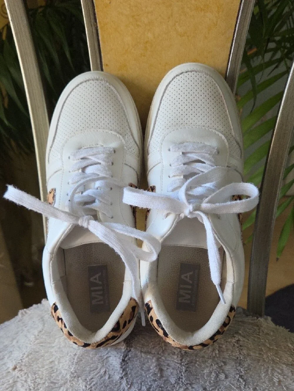 Mia Leopard Accent Sneakers ♥️
